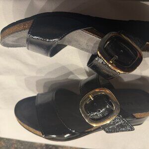Naot Blk leather sandals with gold buckle Size US 6 NEW without tag